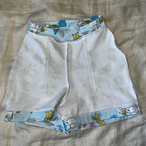 BlackMilkxStar Wars: The Child Winter Wonderland Cuffed Shorts - Grogu/Baby Yoda - Picture 6 of 11